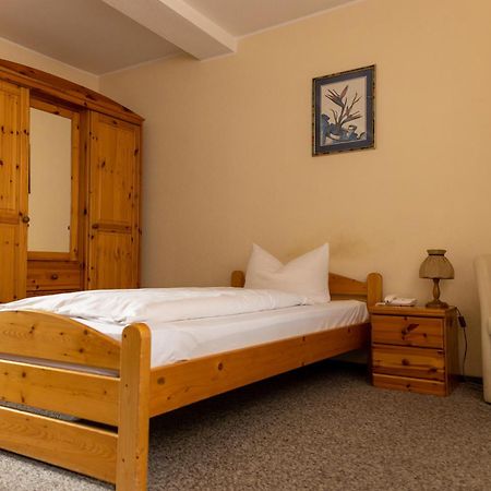 Hotel Anker Saalfeld Saale Bagian luar foto