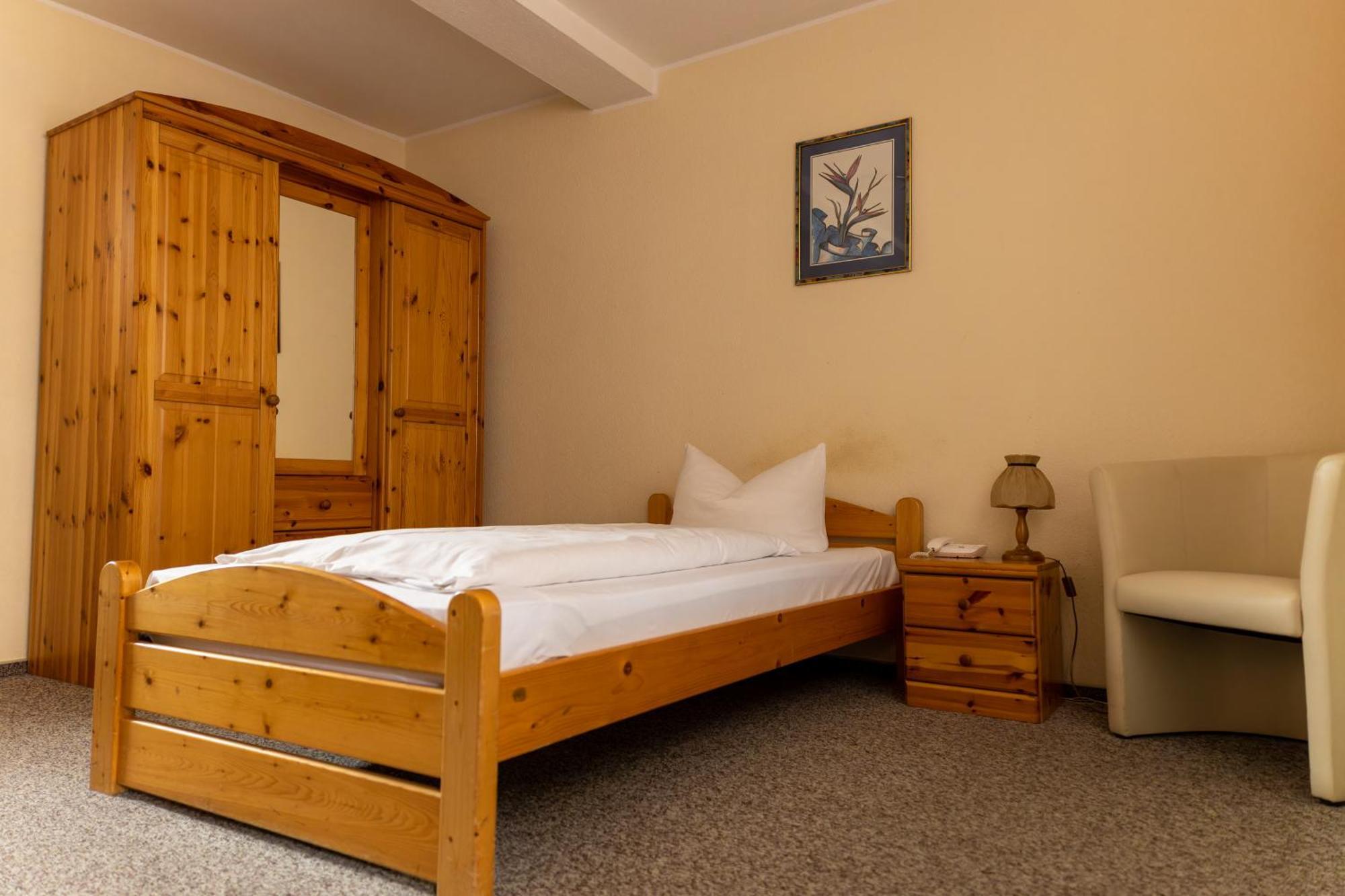 Hotel Anker Saalfeld Saale Bagian luar foto