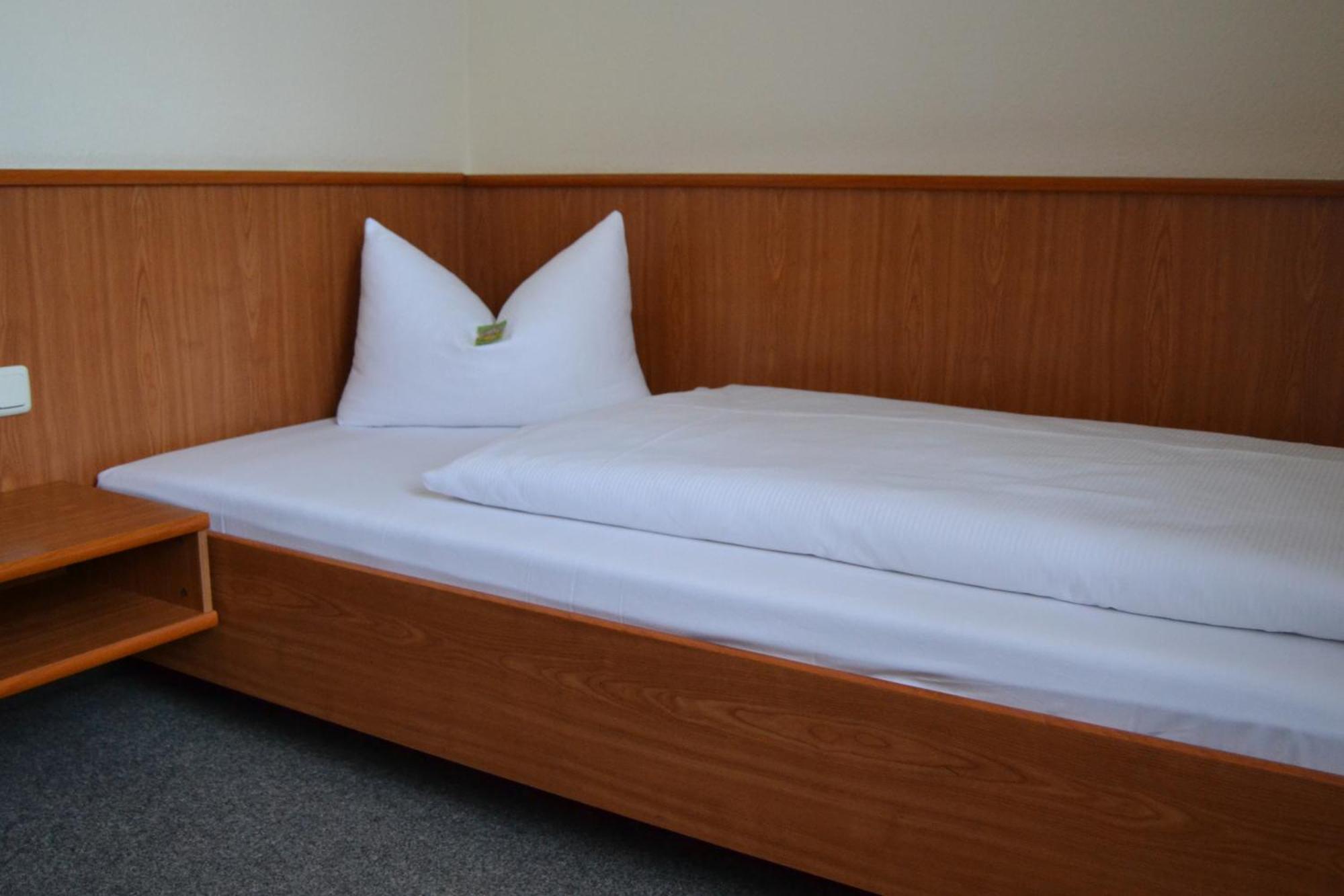 Hotel Anker Saalfeld Saale Ruang foto