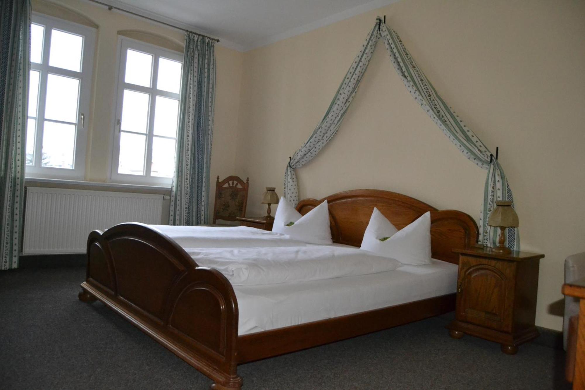 Hotel Anker Saalfeld Saale Ruang foto