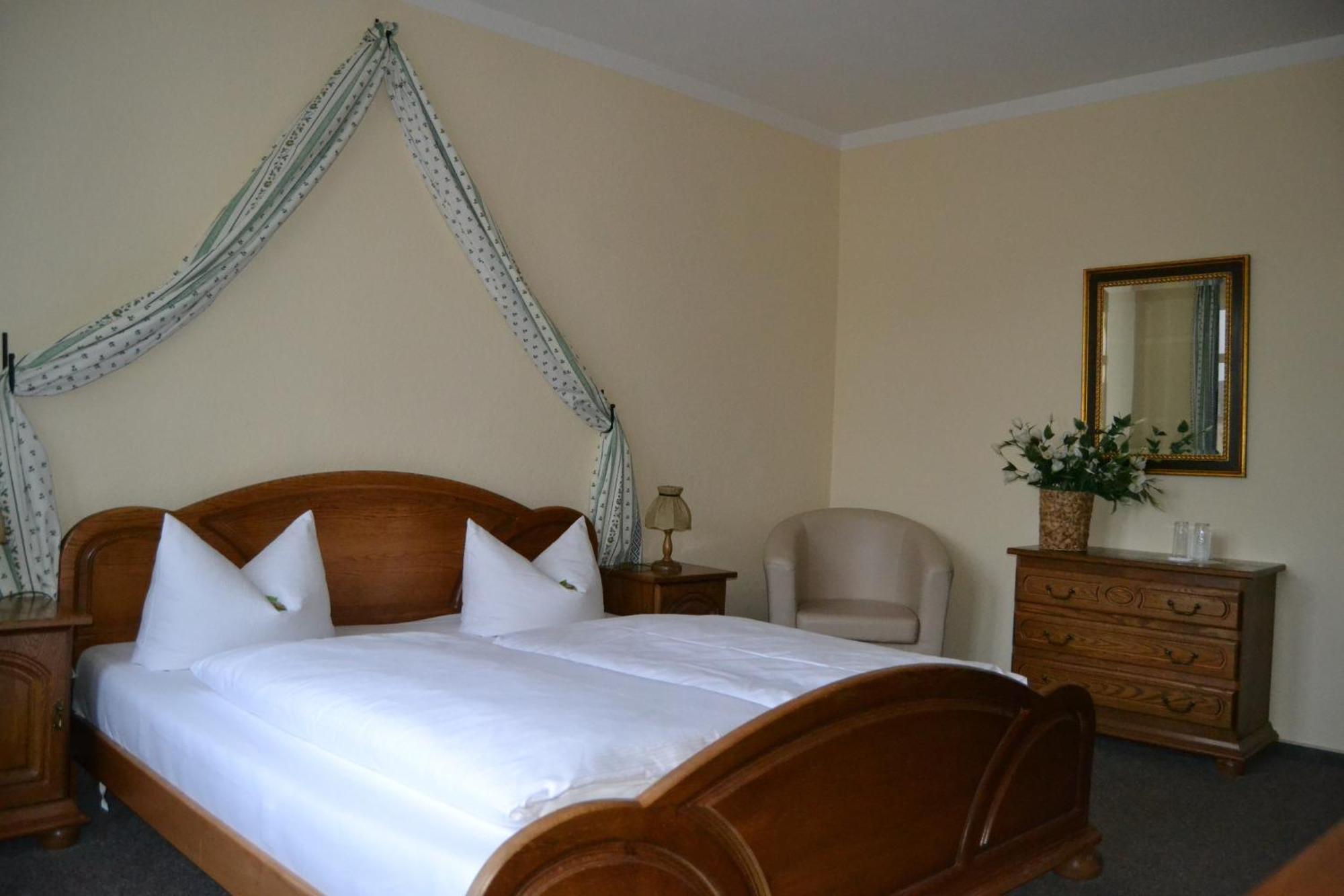 Hotel Anker Saalfeld Saale Ruang foto