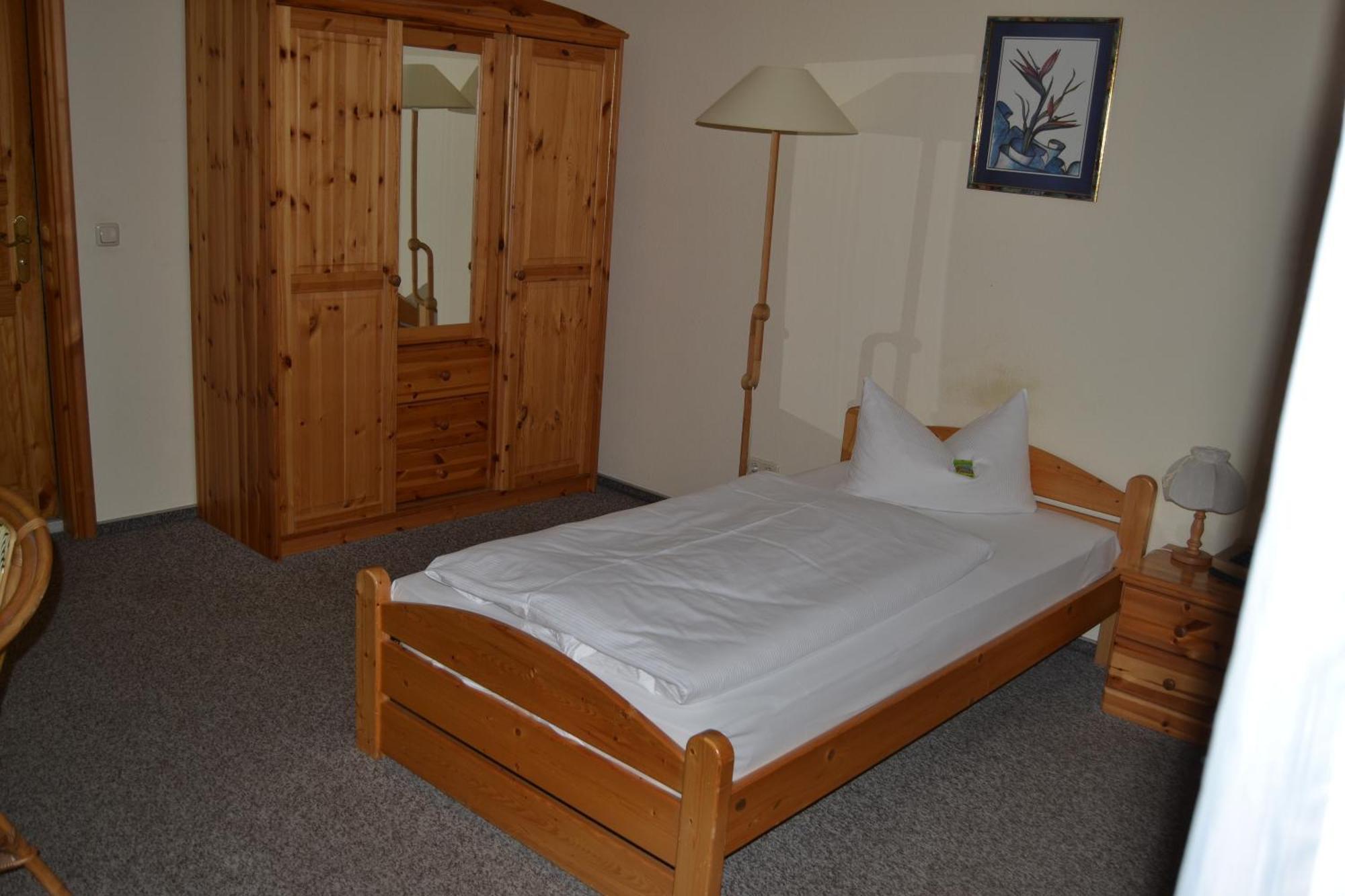 Hotel Anker Saalfeld Saale Ruang foto