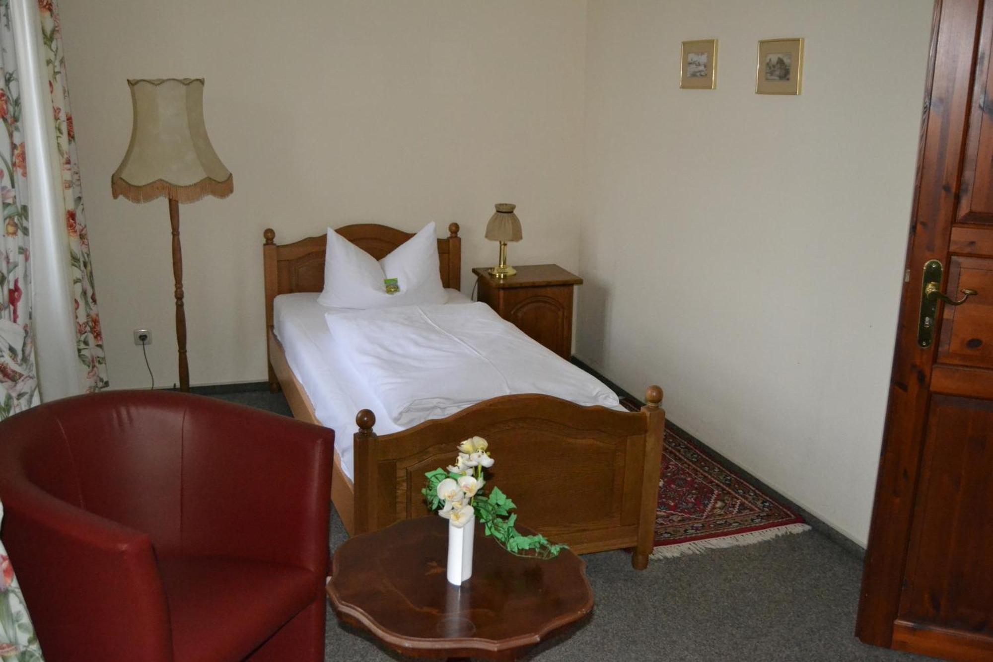 Hotel Anker Saalfeld Saale Ruang foto